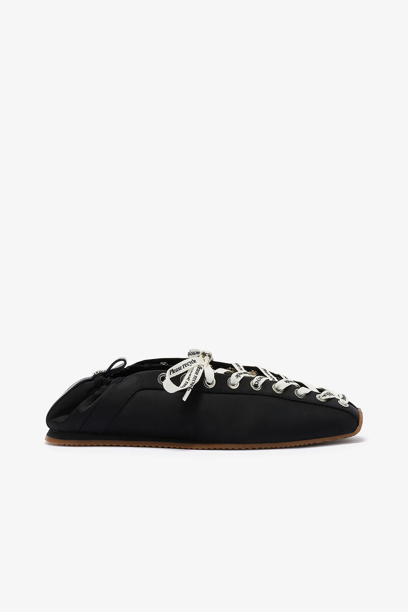 Sporty Ballerina in Black
